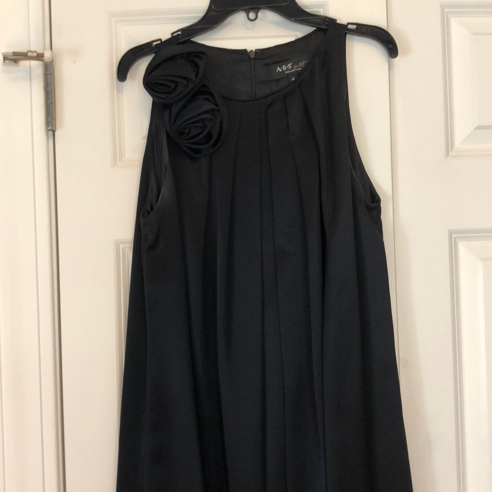 EUC. ABS black special occasion dress. Size 6. - Picture 2 of 6